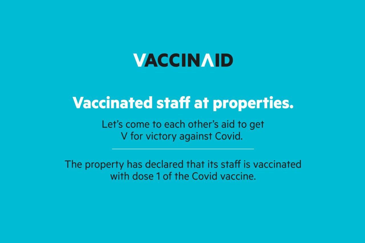 Vaccinated Staff - Oyo 22055 Dadar Residency Mumbai Exterior foto